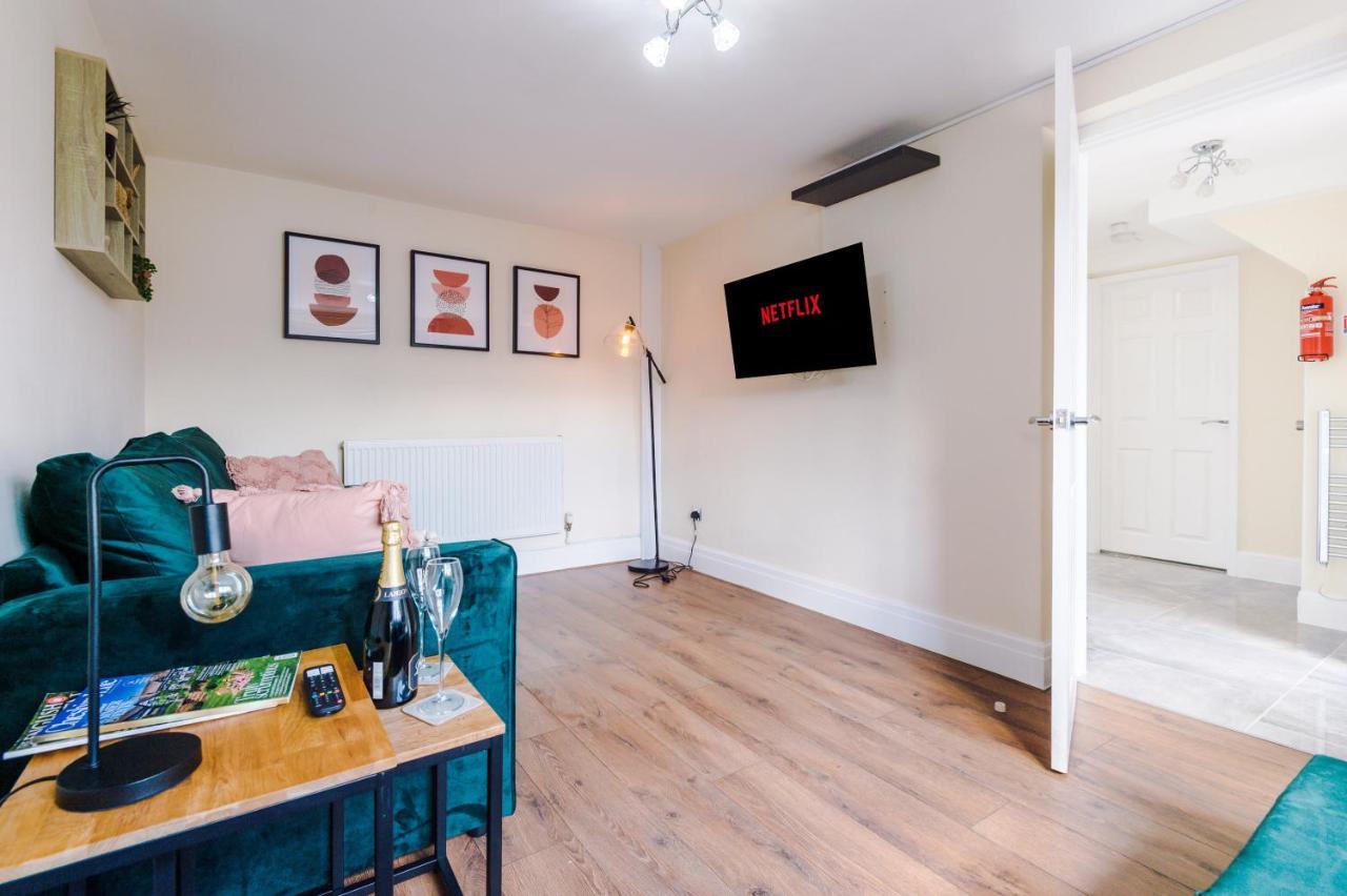 Charming 3-Bed Cottage In Chester, Ideal For Families & Workers, Free Parking - Sleeps 7 المظهر الخارجي الصورة